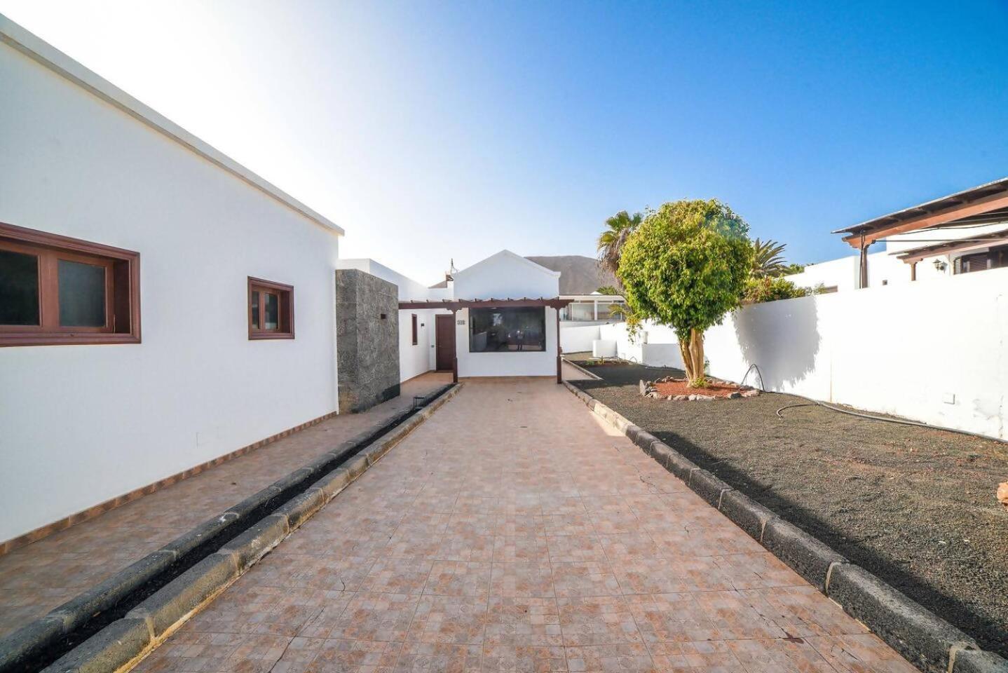 Agradable Y Familiar Con Piscina Casa Inima Villa Playa Blanca  Exterior photo