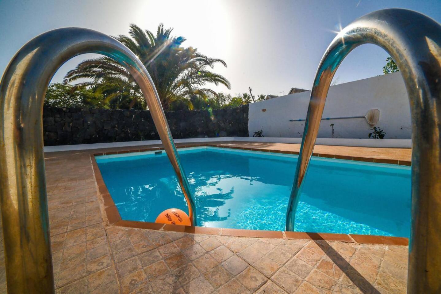 Agradable Y Familiar Con Piscina Casa Inima Villa Playa Blanca  Exterior photo